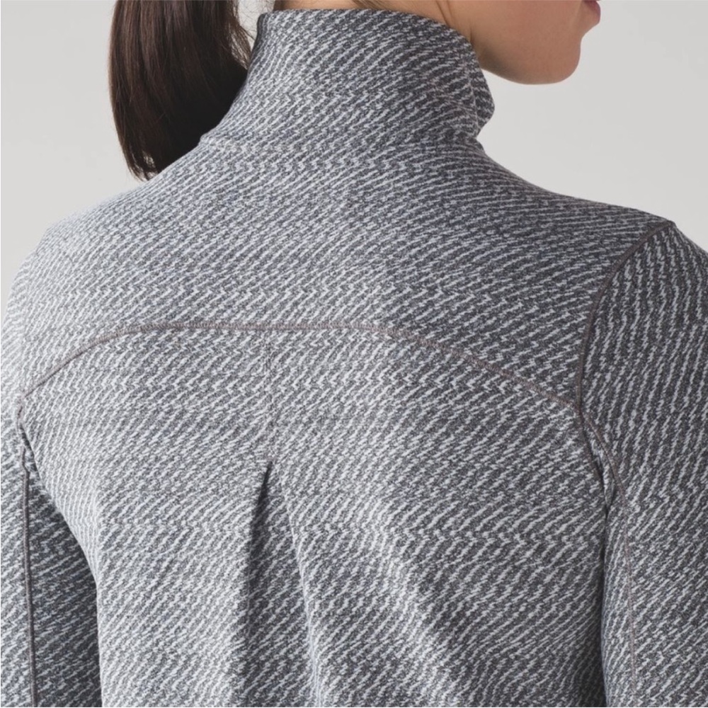Lululemon half zip - Picture 3 of 6